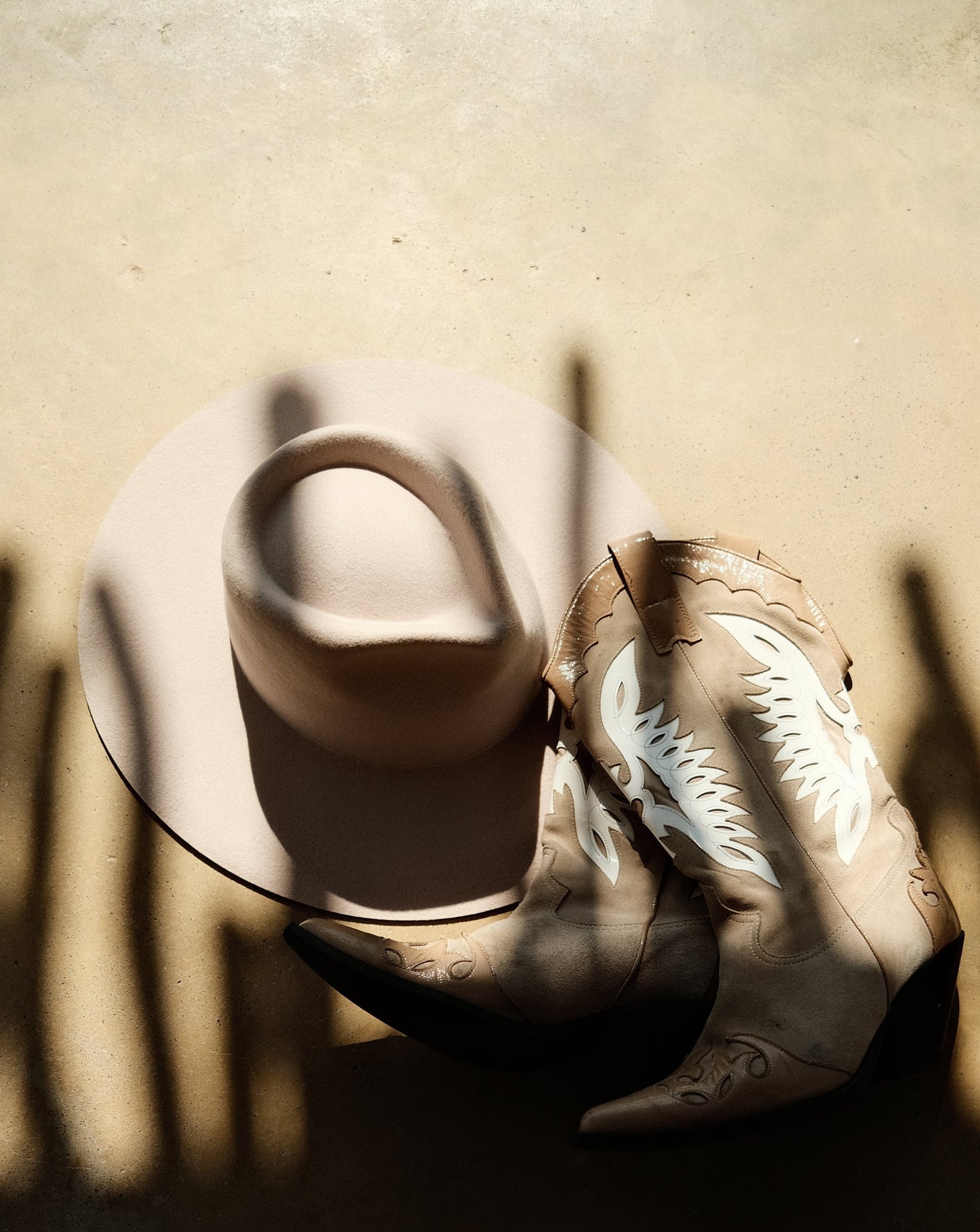 BLUSH CLASSIC FEDORA