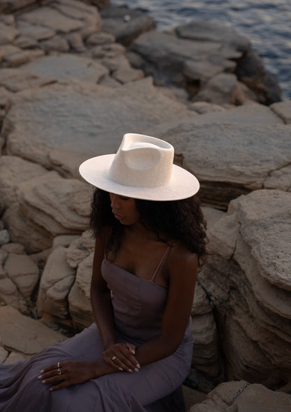 BEIGE CLASSIC FEDORA